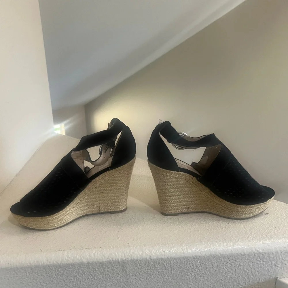 Marc Fisher Helyda  Espadrille Black Suede‎ Perforated  Wedge Sz 9